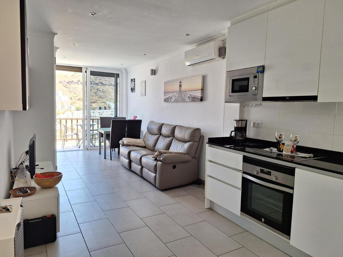 Solaris - Refurbished, Top Floor, Sea Views Puerto Rico  Eksteriør bilde