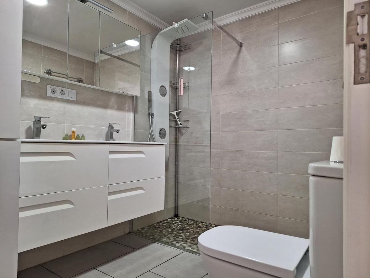 Solaris - Refurbished, Top Floor, Sea Views Puerto Rico  Eksteriør bilde